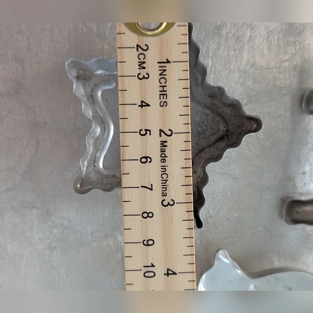Vintage 3 Metal Cookie Cutters 2 Green Handles One Aluminum